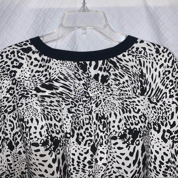 Nue Options 1X 3/4 sleeve animal print blouse - Picture 3 of 7